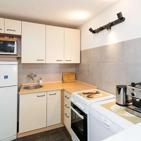 House With A Parking Space - 15397 Holiday home *