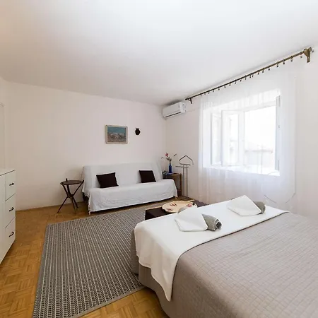 Semesterbostad House With Wifi - 15397 Novi Vinodolski